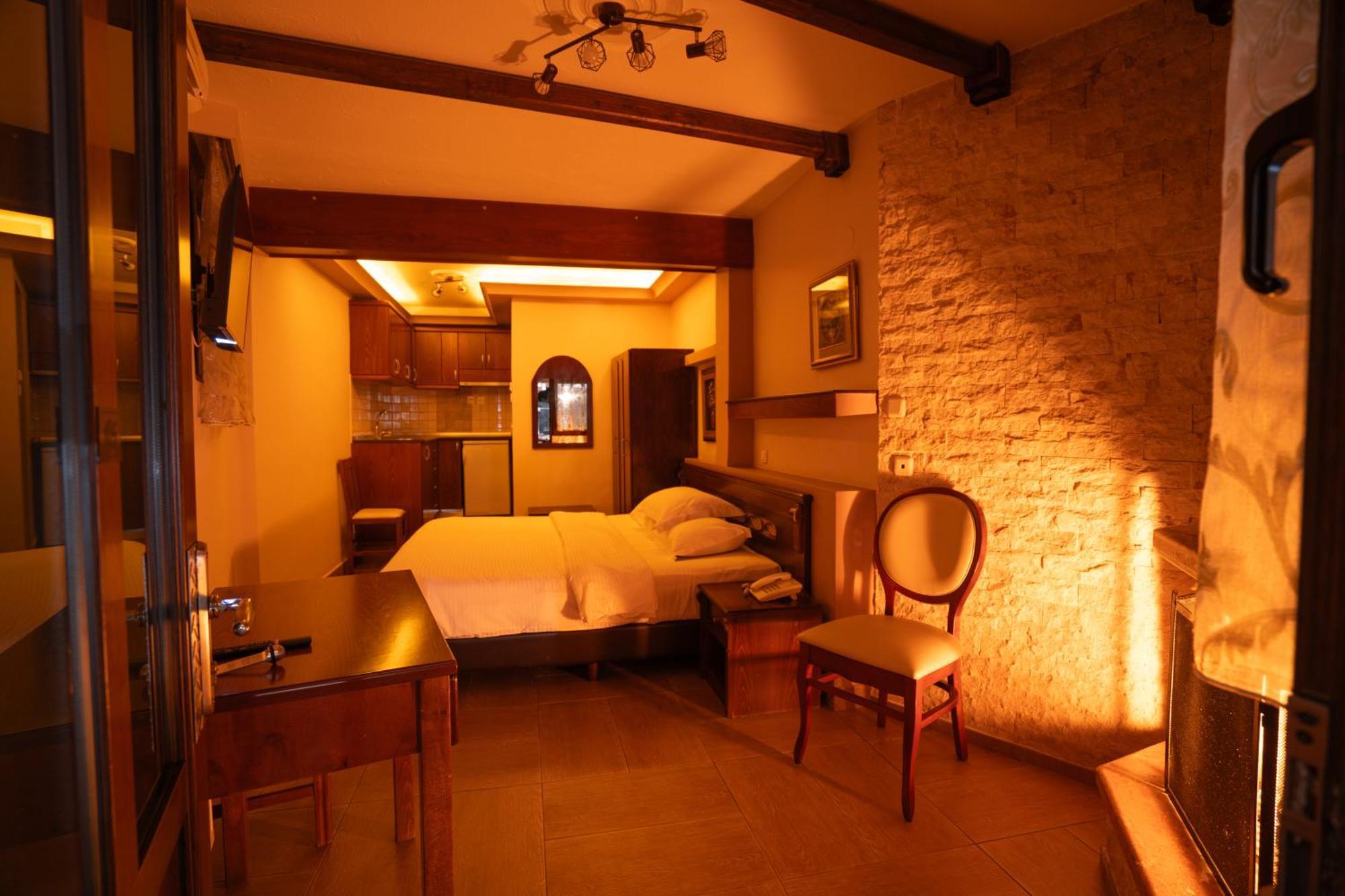Kallinikos Guesthouse Káto Loutrákion Extérieur photo