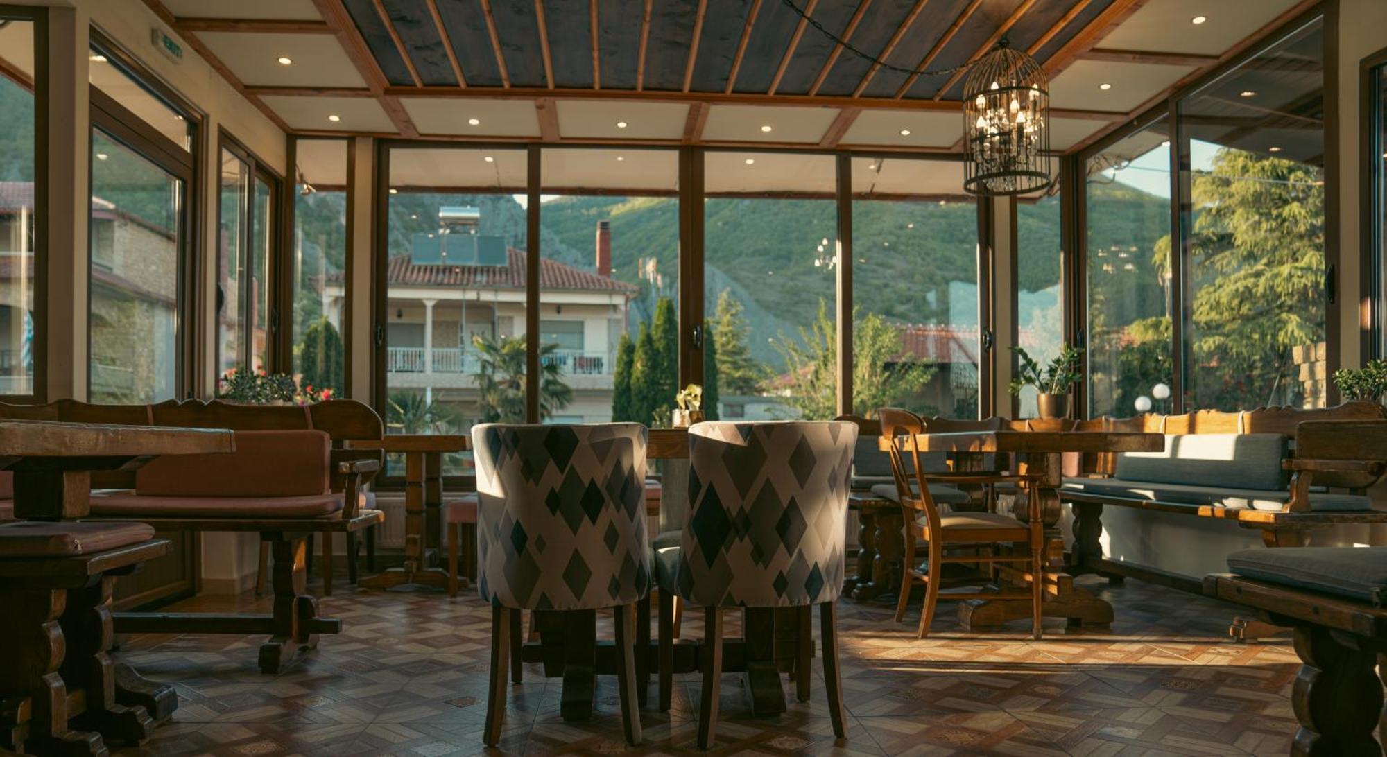 Kallinikos Guesthouse Káto Loutrákion Extérieur photo