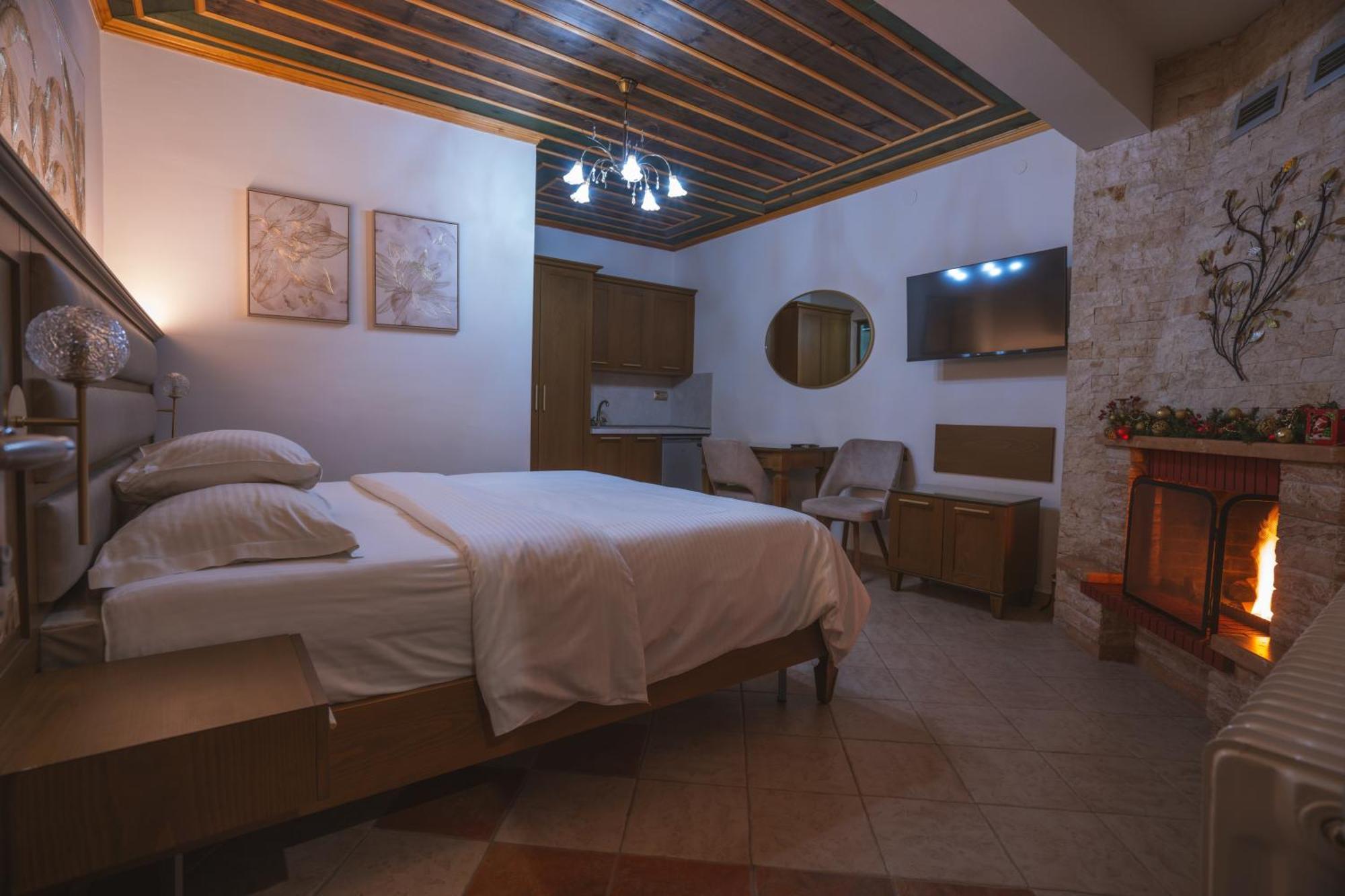 Kallinikos Guesthouse Káto Loutrákion Extérieur photo